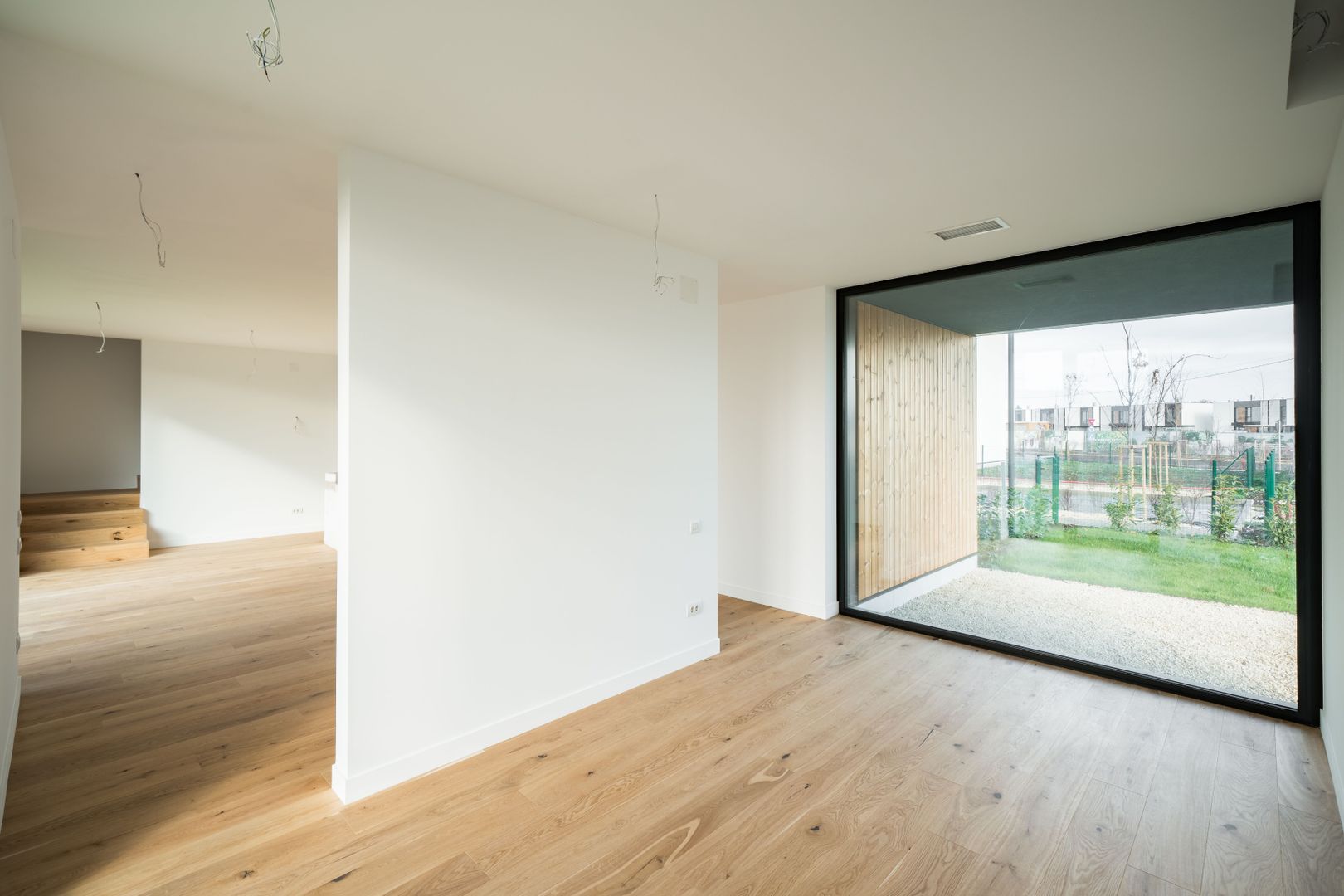 Vila tip UV10 mobilata partial in Amber Forest-prima inchiririere - Poză 14