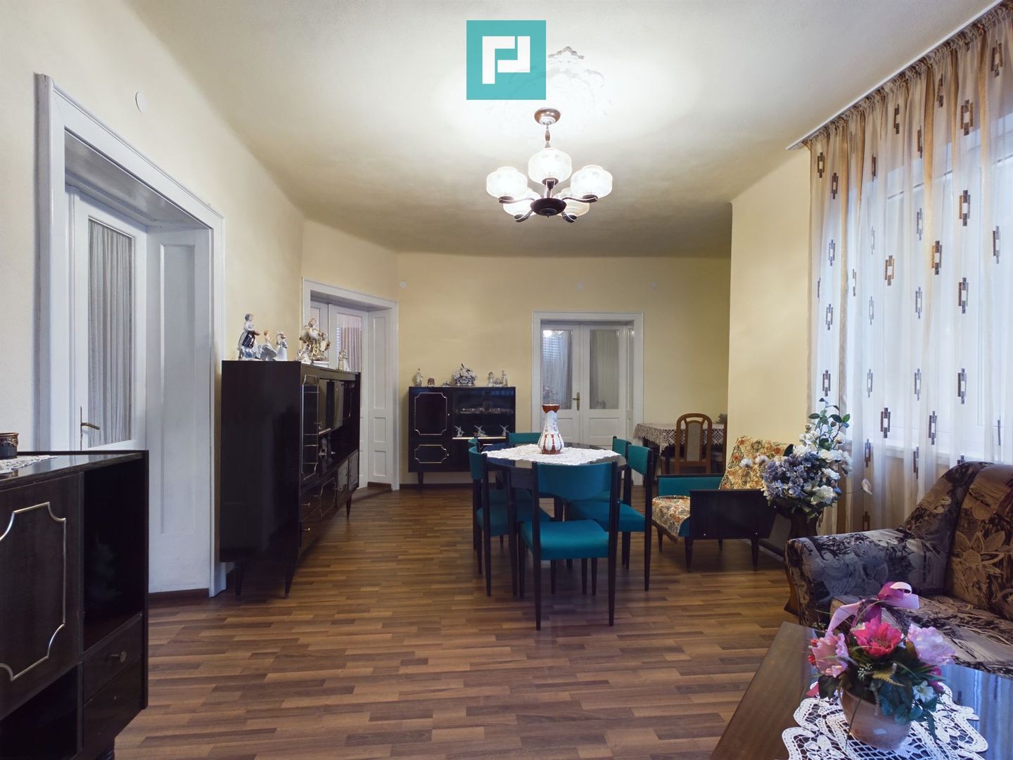 Casă pitorească în județul Arad - Poză 2