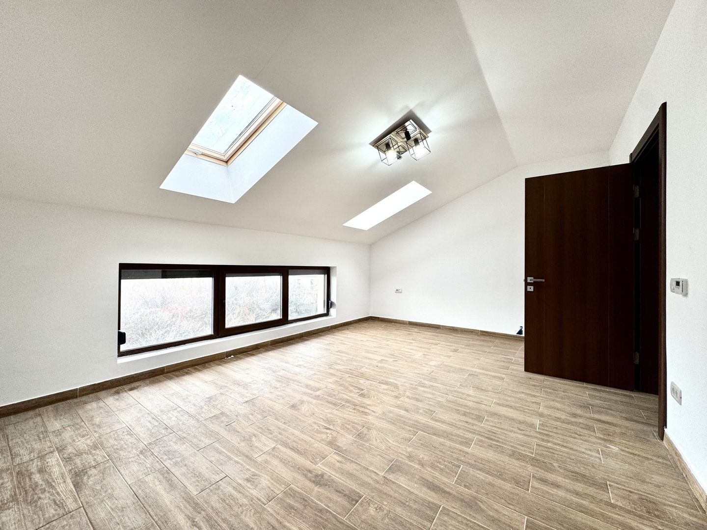 Duplex spațios, prima închiriere, in zona Lunei - Poză 13