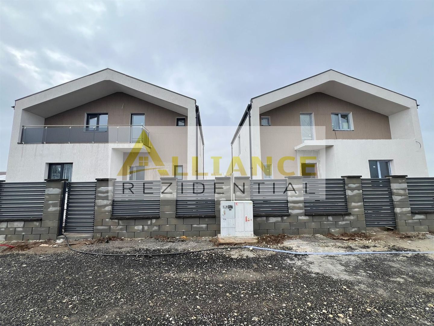Casa Individuala P+M - 4 camere - Pompa de Caldura-Panouri Solare - Poză 3