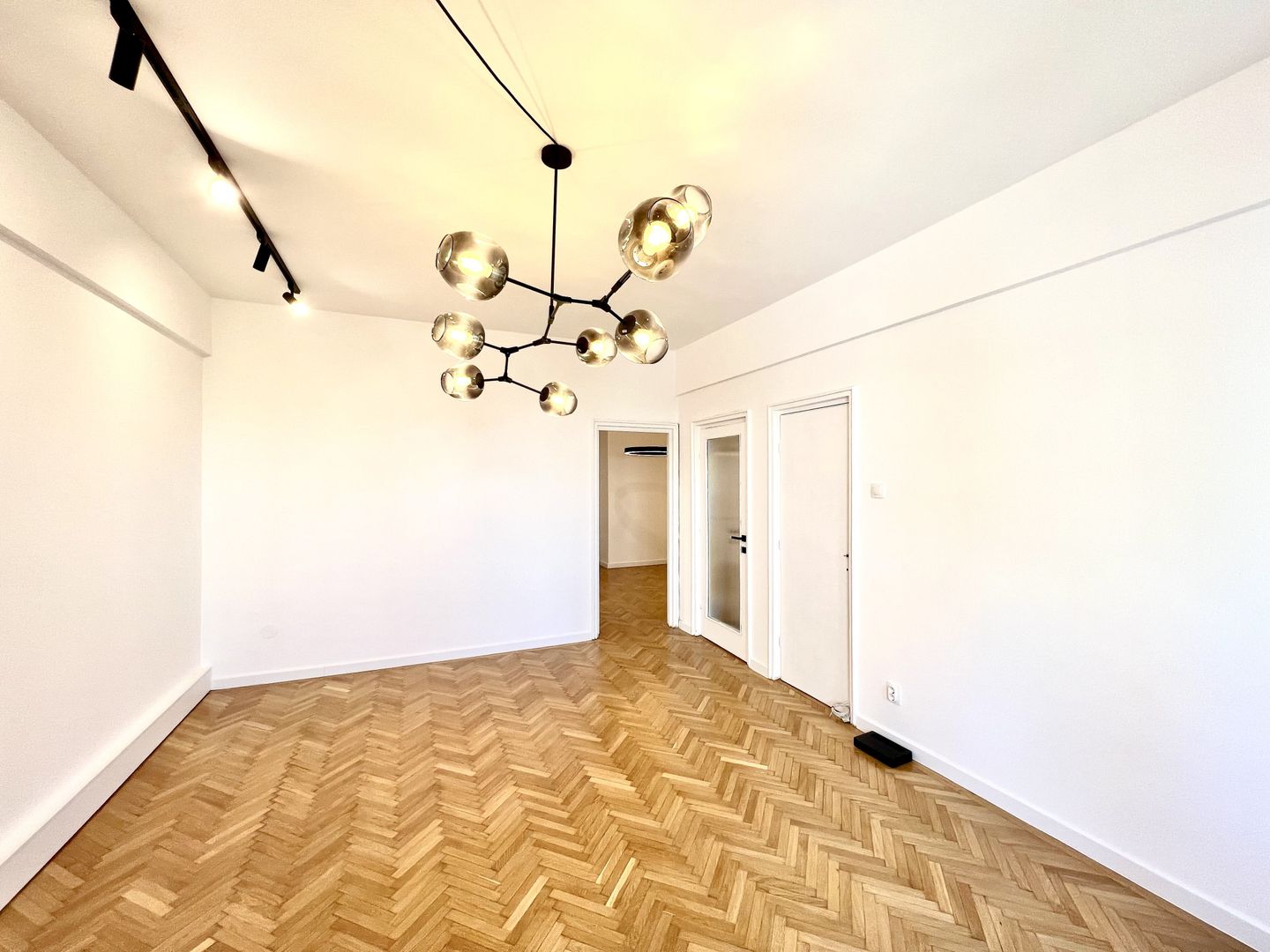 Apartament 3 camere renovat Vasile Conta Universitate Romana - Poză 2