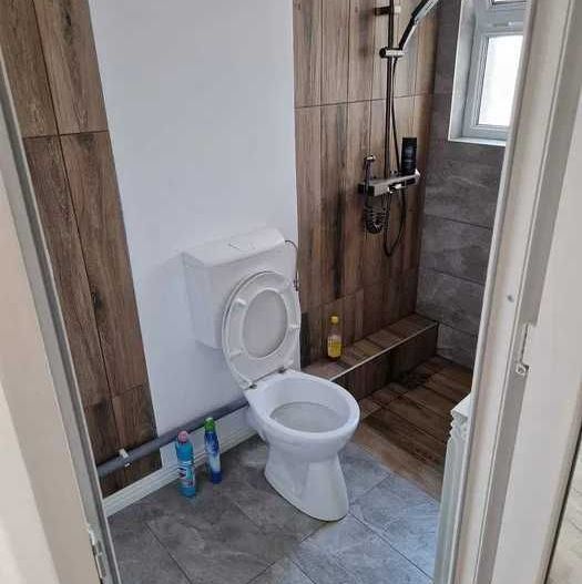 Casa complet renovata – ideala pentru locuinta, birouri sau investitie | - Poză 11