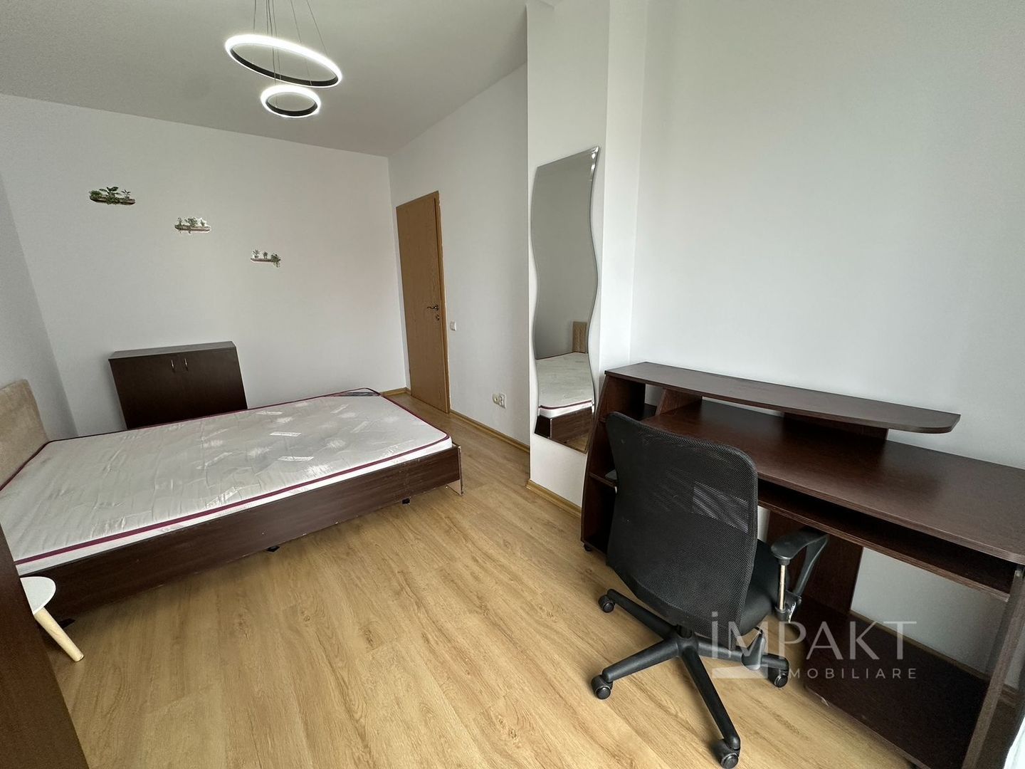 Apartament de inchiriat cu 3 camere,zona semicentrala! - Poză 5