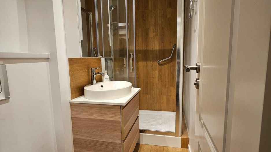 Duplex luxos 3 camere, 130 mp, complet mobilat pretabil birou - Poză 9