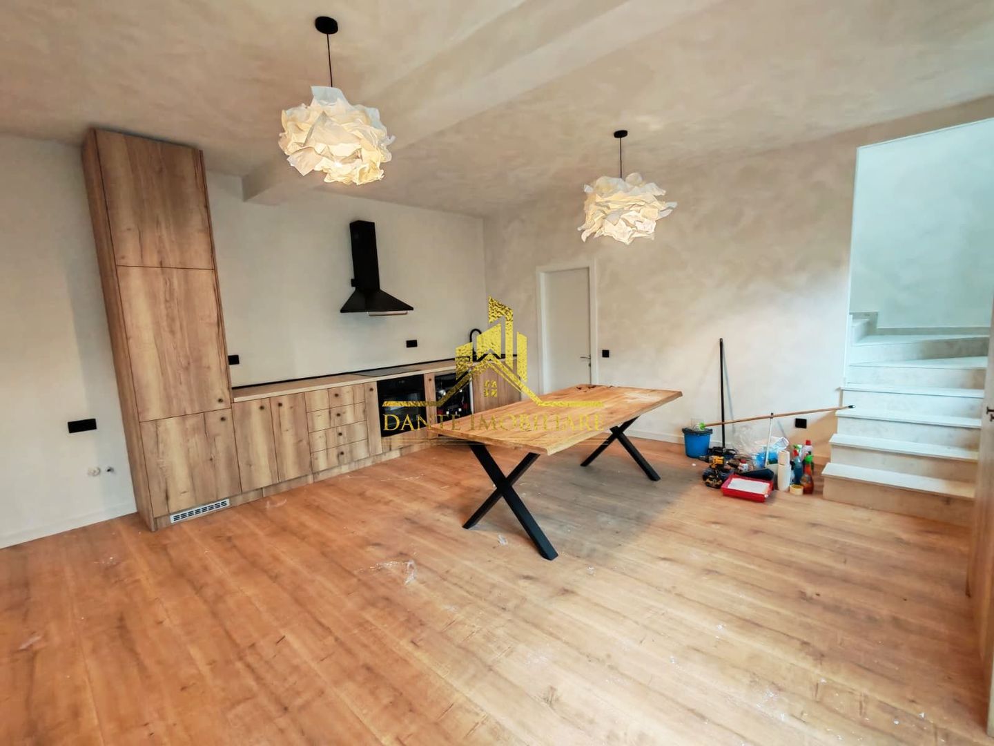 Casa, 3 camere, 2 bai, TOTUL NOU, ultrafinisata, parcare, Central - Poză 15