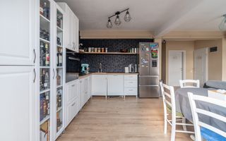 Apartament 3 camere de vanzare Bună Ziua str. Costache Negri Parcare - Poză 4