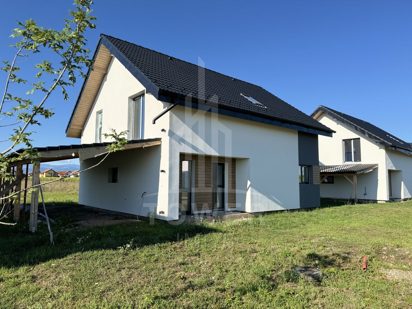 Casă pe un singur nivel INDEPENDENTĂ ENERGETIC - Cartier NOU - Poză 2