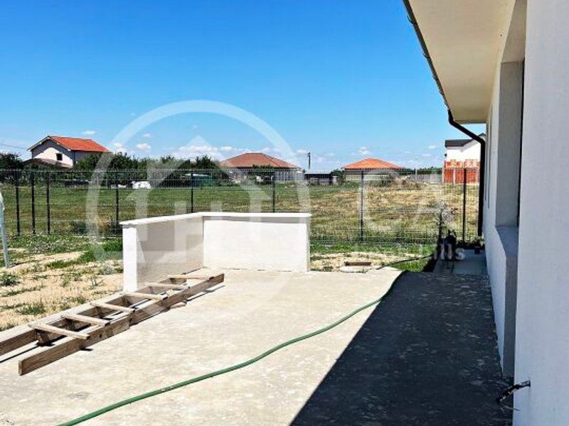 Casa de vanzare cu 4 camere in zona Santandrei, Oradea - Poză 4