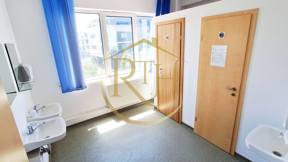 Oferim spre inchiriere, Cladire ideala pentru Clinica, Centru medical etc - Poză 19