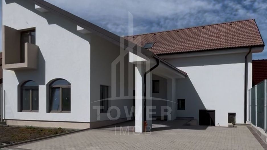 Casa rezidențială cu 7 camere, 3 băi, dressing, pivniță – Sura Mica - Poză 1