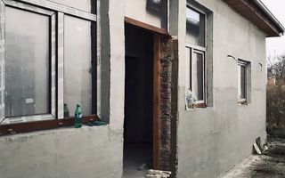 Casa individuala de vanzare, Lipoveni - Centru - Poză 4