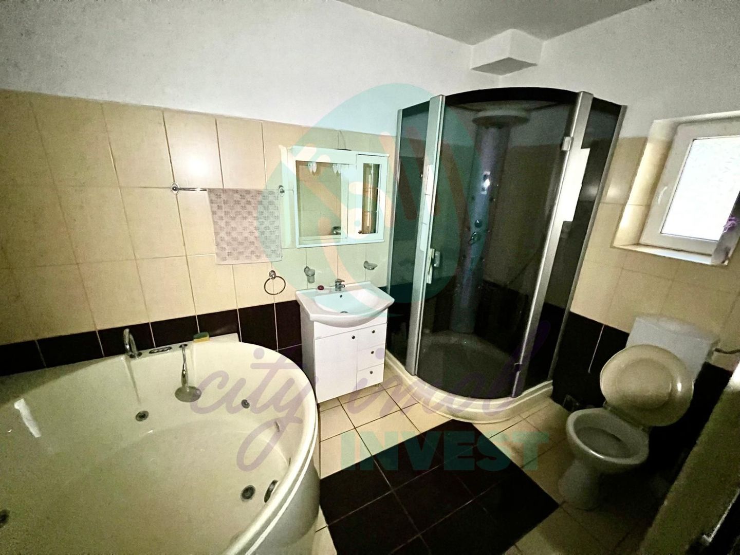 Ap. în Vilă– 4 camere | Ultracentral – Parcul Cișmigiu | Curte comună - Poză 10