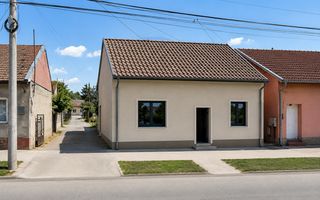 Investitie, Spatiu Comercial cu Vad Comercial, Marghita – VANZARE - Poză 1