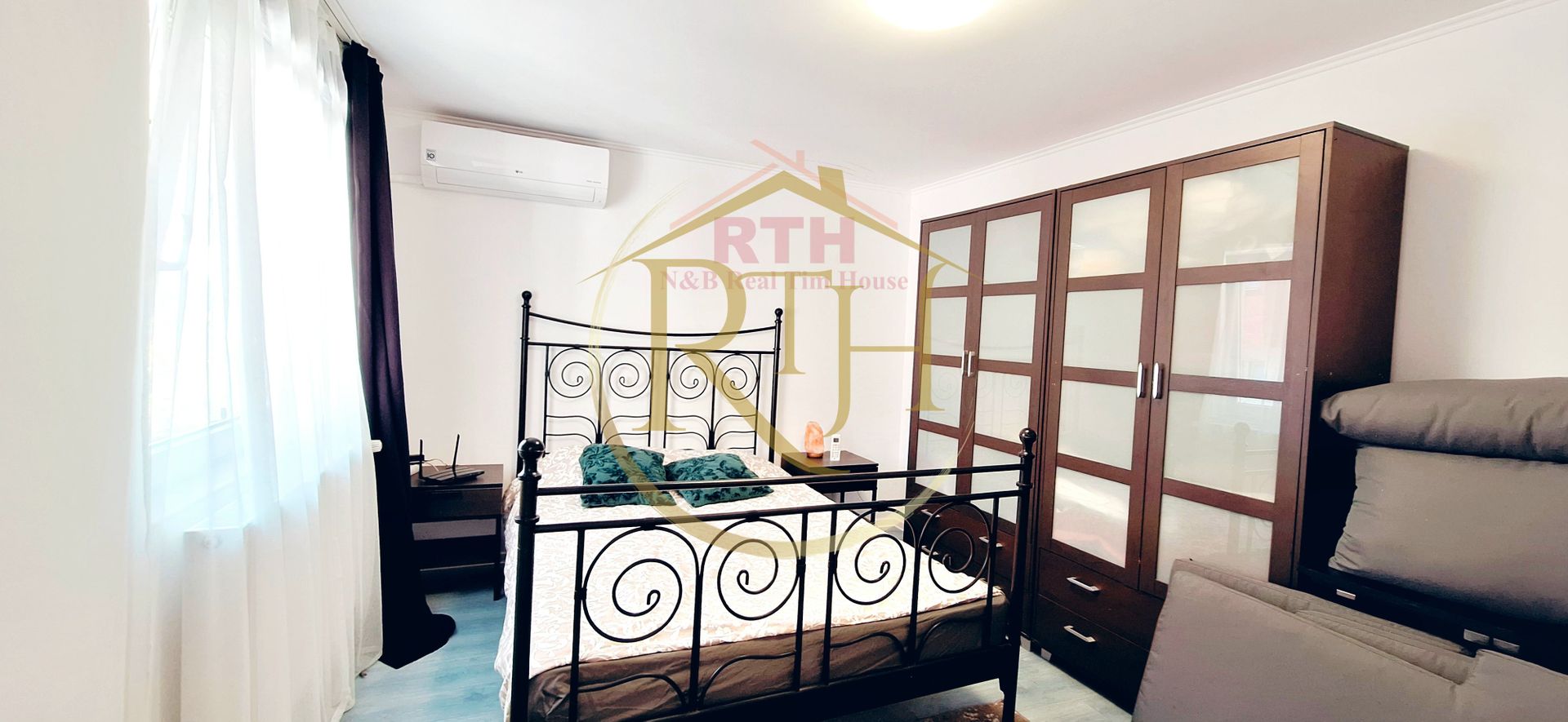 Oferim spre vanzare, proprietate deosebita, 7 camere, zona Modern - Poză 14