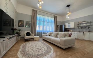 Apartament deosebit cu 3 camere - Central - potrivit pentru studenti - Poză 1