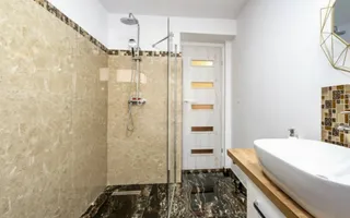 Casa boiereasca renovata Unirii | Curte 70mp | D+P+Pod - Poză 14
