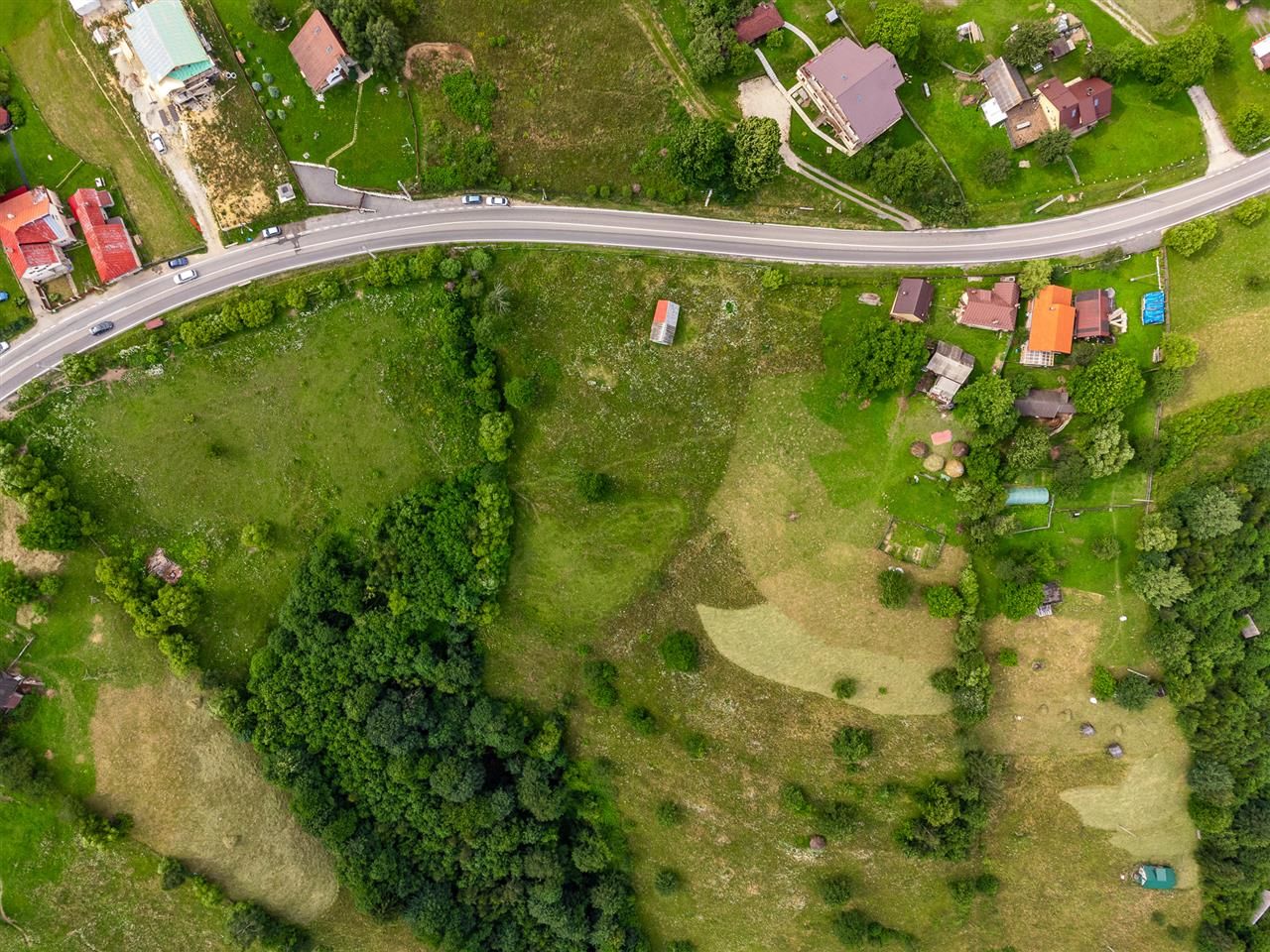 Aproape 4.000 mp, in fascinatia decorului montan, Bran, Moieciu de Jos, Brasov - Poză 6