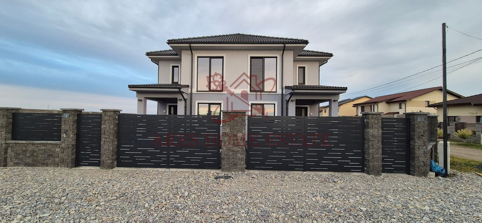 Duplex Modern de Vânzare în Mosnita Nouă - Spațiu Generos și Finisaje - Poză 1