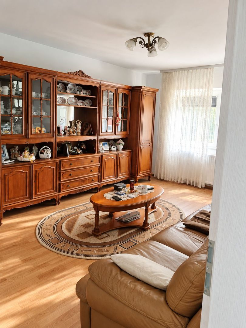 Girocului | 3 Camere | Centrala proprie | Mobilat | Etaj 2 | 2 Boxe + Garaj - Poză 11