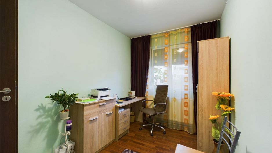Apartament cu 4 camere în zona Şagului - Poză 8