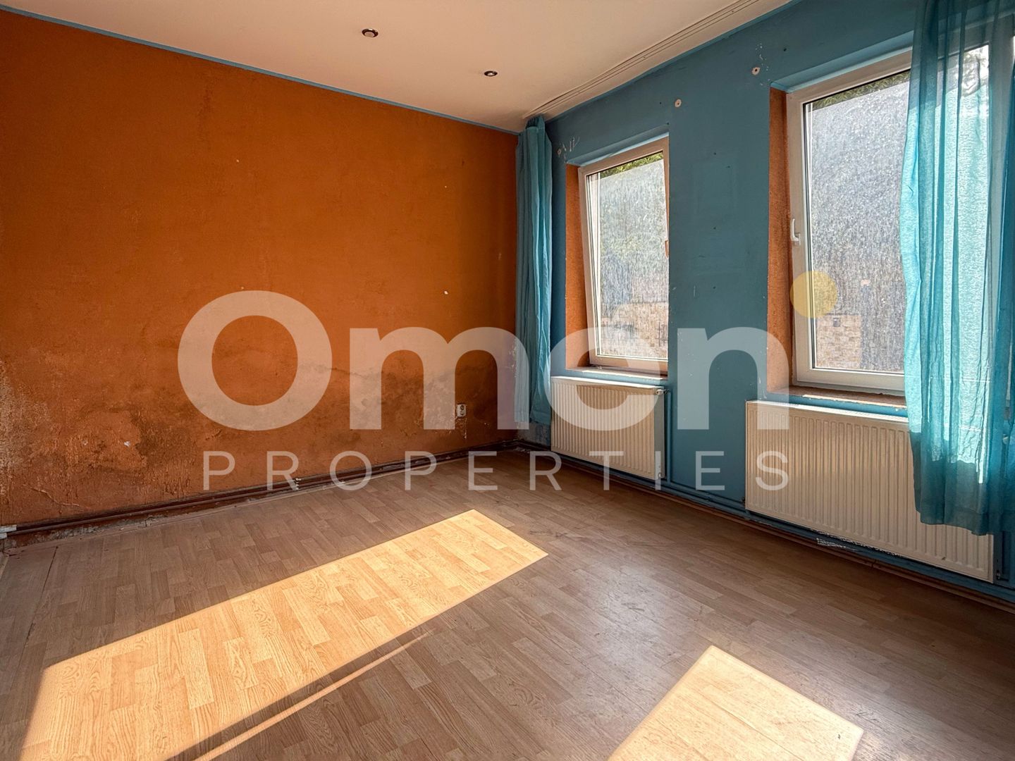 Casă cu 3 camere, garaj și anexă în centrul vechi Baia Mare - Poză 5