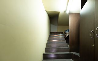 Clădire și teren de investiție, central Roman - Poză 58