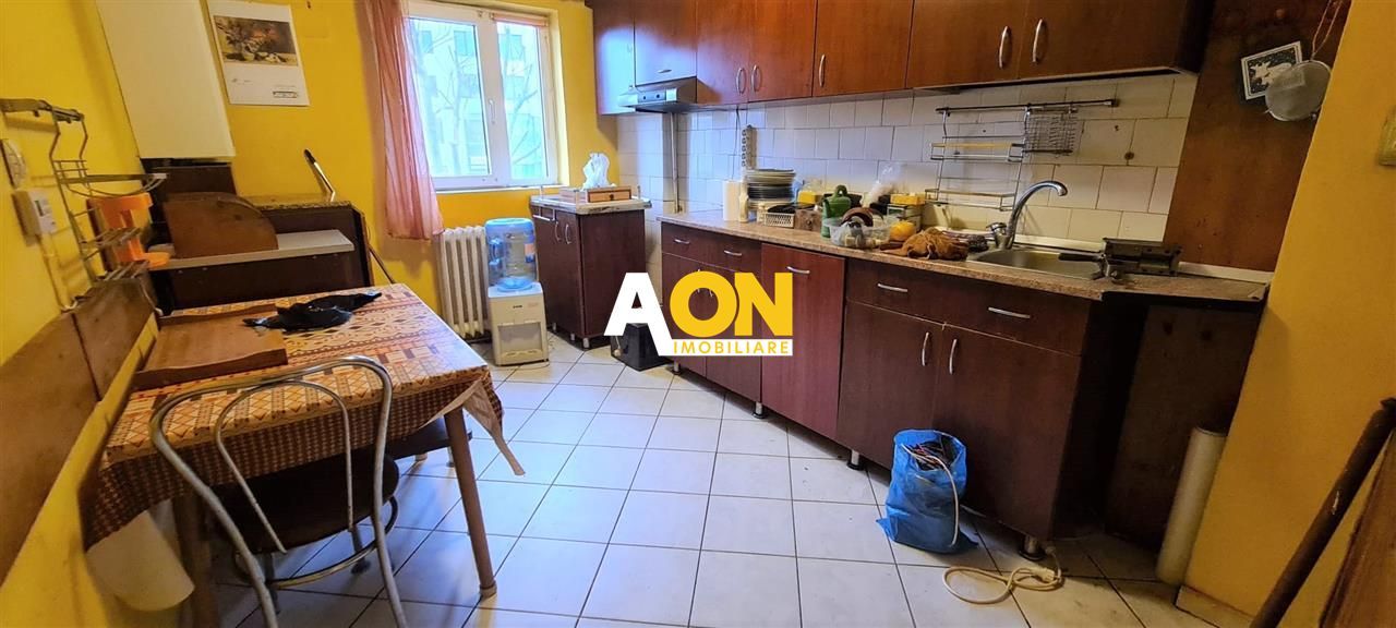 Apartament cu 4 Camere, Etaj 1, Zona Cetate - Poză 3