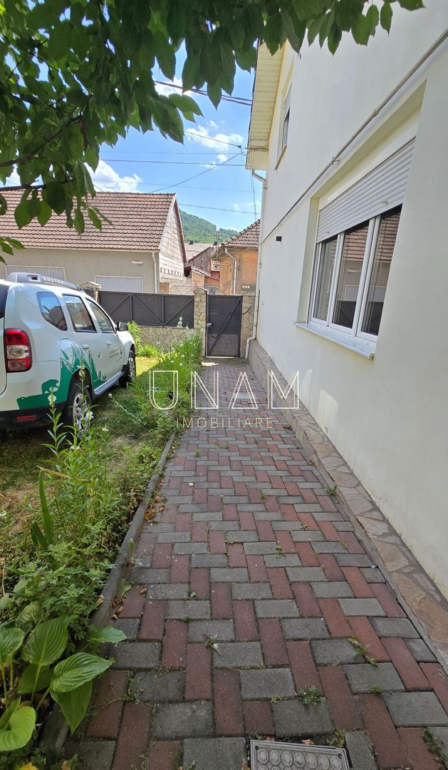 🏡 Casă spațioasă, recent renovată, de închiriat – zona Muncitoresc, Reșița - Poză 7