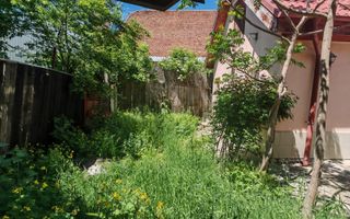 Casa cocheta Cristian zona Centrala, 2 camere,pod,beci,curte. - Poză 13