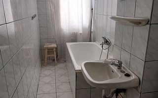 Garsoniera decomandata etaj 1- 6 minute Metrou Piata Sudului - Poză 6
