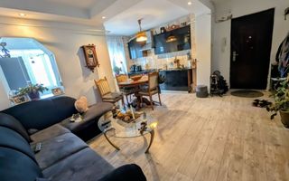 Apartament generos 4 camere, confort sporit, etaj 4/4, izolat termic - Poză 1