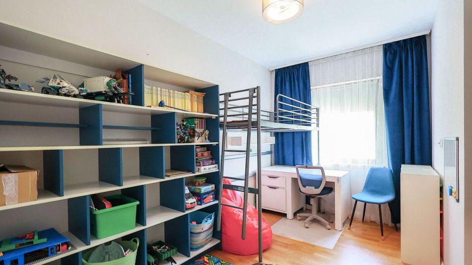 Vilă cu piscină, mobilată și utilată. Comision 0%. 410.000 Euro neg - Poză 17