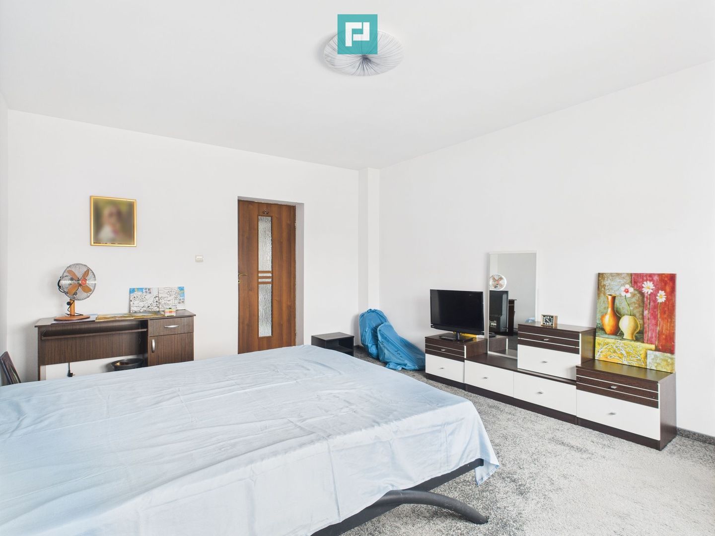 Vilă spațioasă cu 6 camere în Dumbrăvița - Poză 12