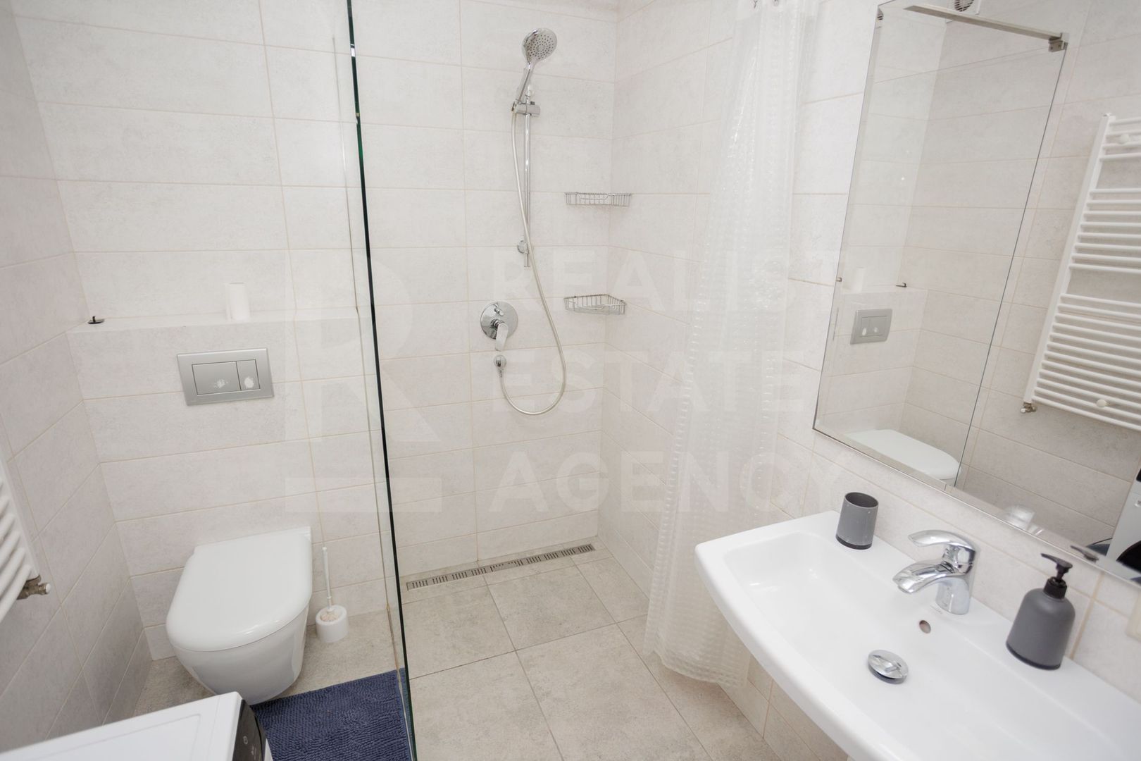 Spre vînzare apartament spațios, 2 dormitoare și living, sec. Botanica - Poză 17