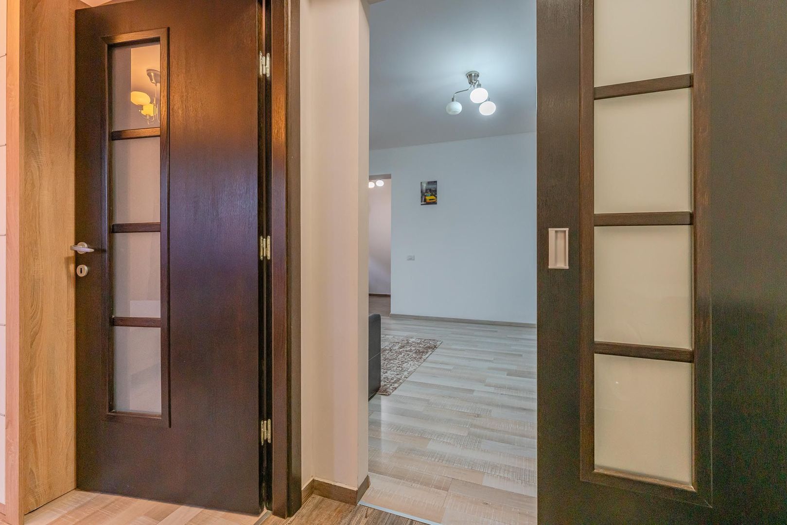 Apartament mobilat si cu loc de parcare - Poză 15