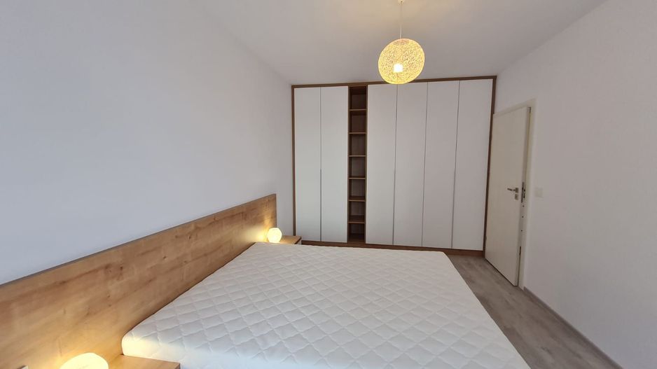 Lux la 10 minute de Iulius Town - Poză 5