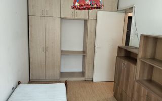 Vind apartament 3 camere in Gheorgheni . - Poză 1