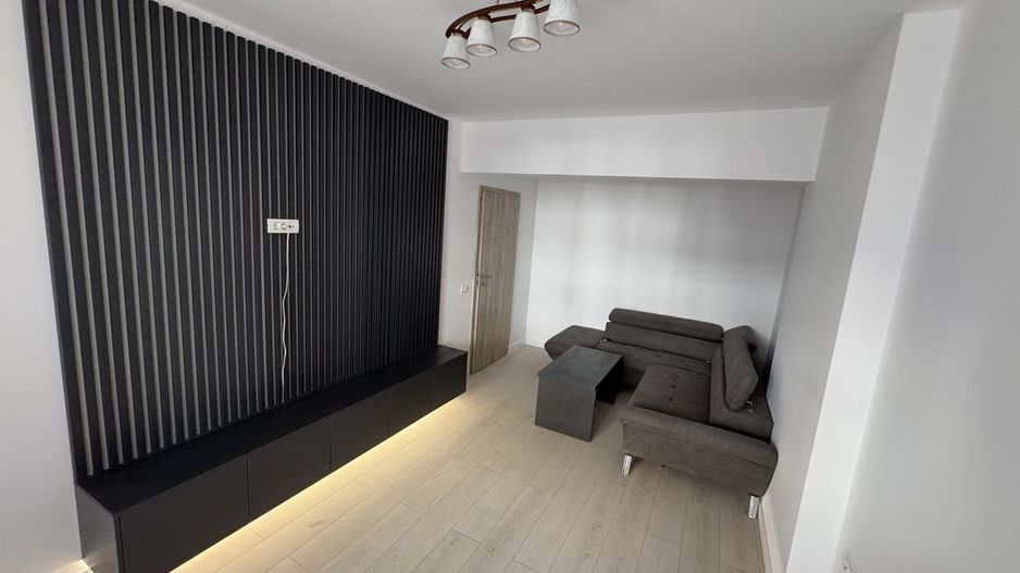 Inchiriere Apartament Ultralux Cu Piscină La metrou - Poză 1