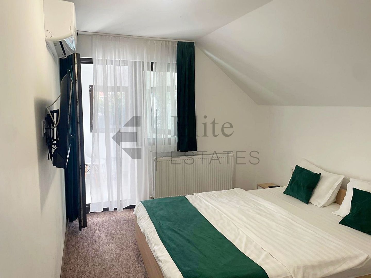 Pensiune de vanzare in statiunea 1 Mai - Poză 4