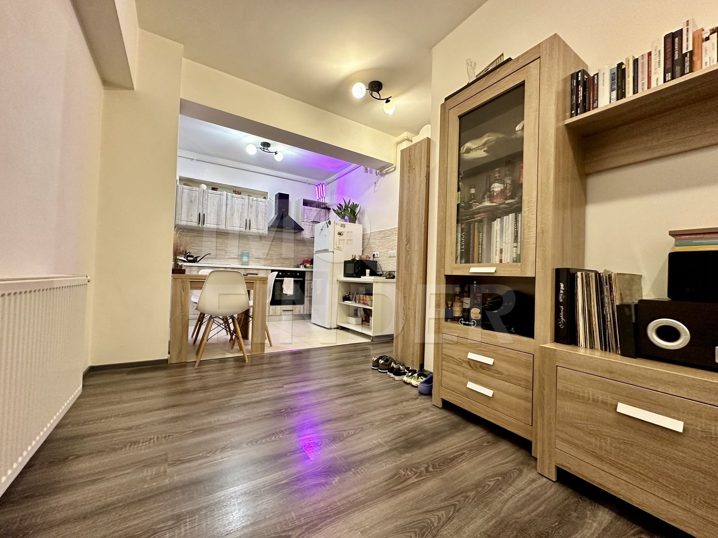 Vanzare 2 camere, Europa,  52 mp plus terasa 38 mp si garaj - Poză 3