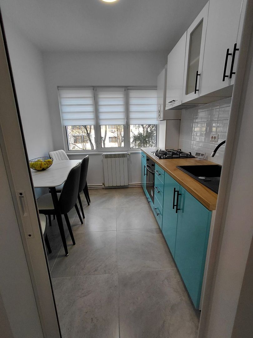 Vanzare - apartament cu 3 camere, Micro 16, renovat, mobilat nou - Poză 13