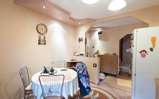 Etaj  2- 3 cam decomandat Bucovinei-Torontalului centrala proprie - Poză 1