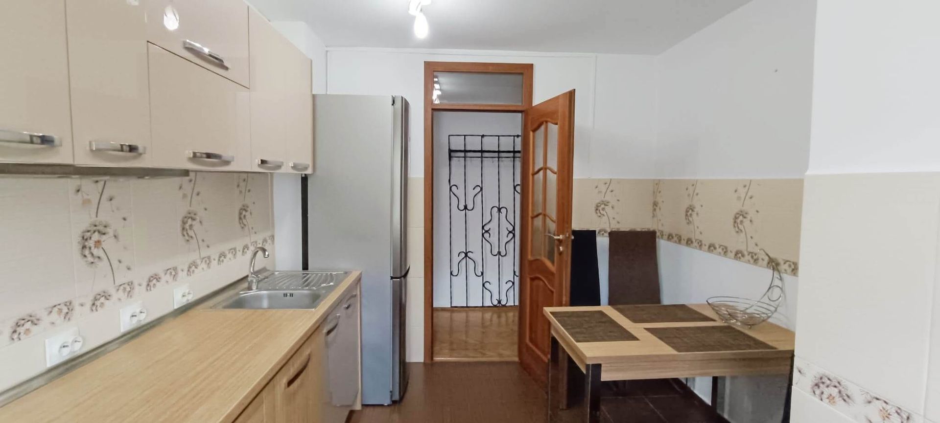 Apartament cu 4 camere in Tractoru-Independentei - Poză 6
