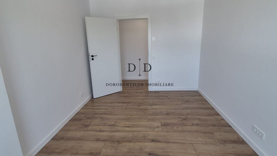 Vanzare 3 camere- 78 mp + 2 balcoane– parcare- Cartier Iris - Poză 9