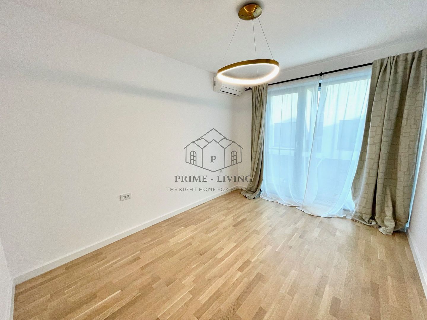 CASA NOU CONSTRUITA CU 5 CAMERE IN COMPLEX LA INCHIRIERE IN PIPERA - Poză 4