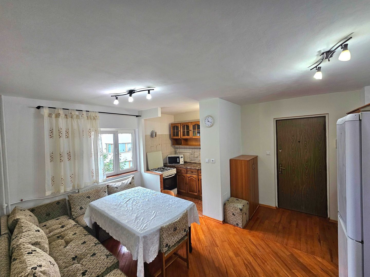 Inchiriere apartament 2 camere Lacul Tei - Poză 4