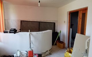 Casa si teren de 916mp in Sacele,cu front la B-dul Brasovului - Poză 8