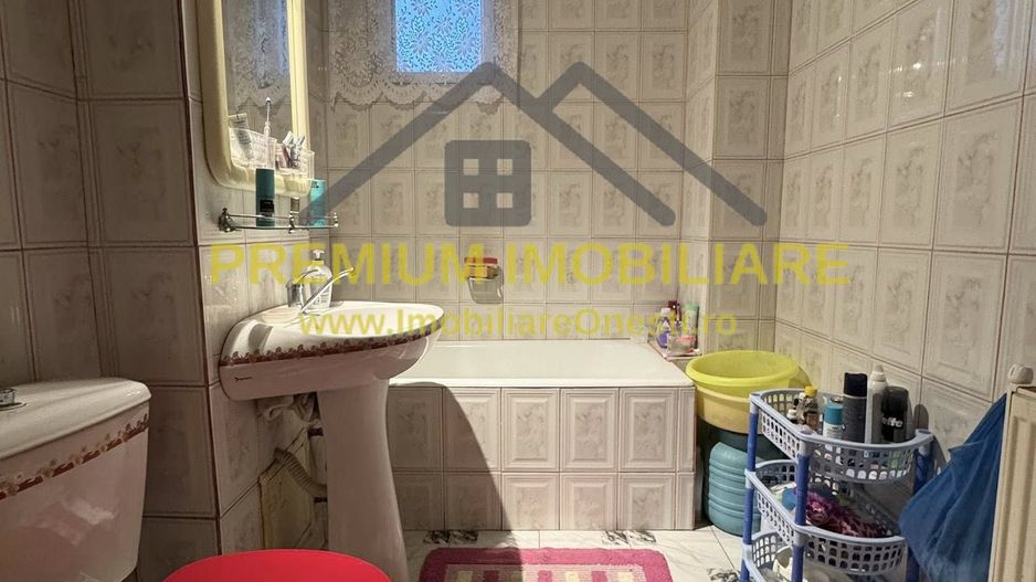 Apartament 4 Camere de vânzare în Onești - Poză 9