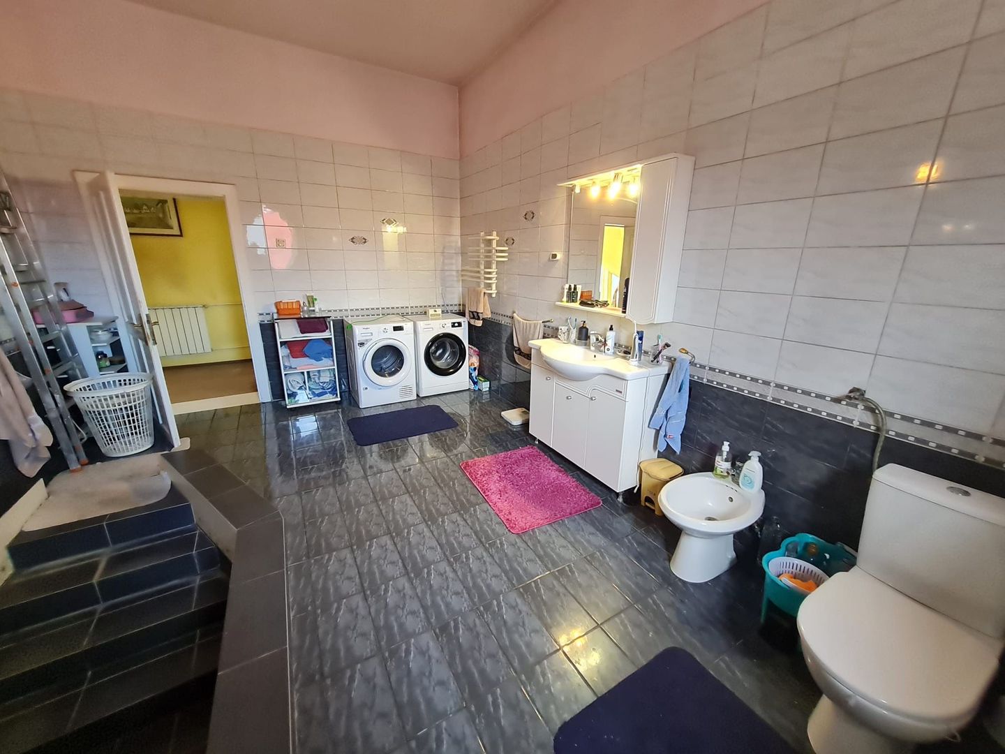 Vila generoasa,destinatii multiple - Poză 38