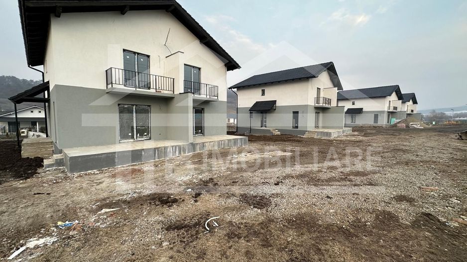 Casa cu 3 camere, 82mp, parcare, Zona Livezeni - Poză 1